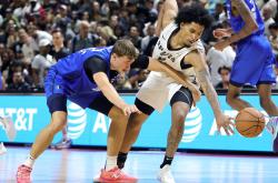 开云体育在线-马刺新援上演完美首秀！球队雄心勃勃