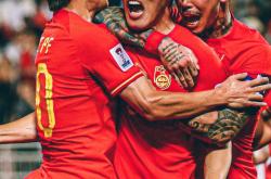 开云体育app-足坛风云再度涌现，球员技艺超群