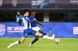 开云体育官网-雄狮主场取得四连胜，继续领跑东部