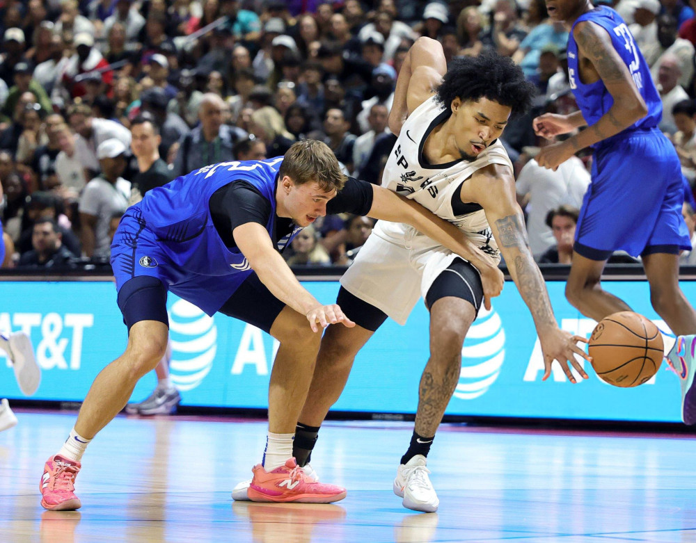 马刺新援上演完美首秀！球队雄心勃勃