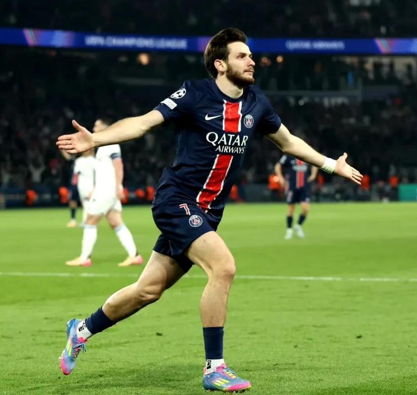 埃瓦尔客场逆转维拉