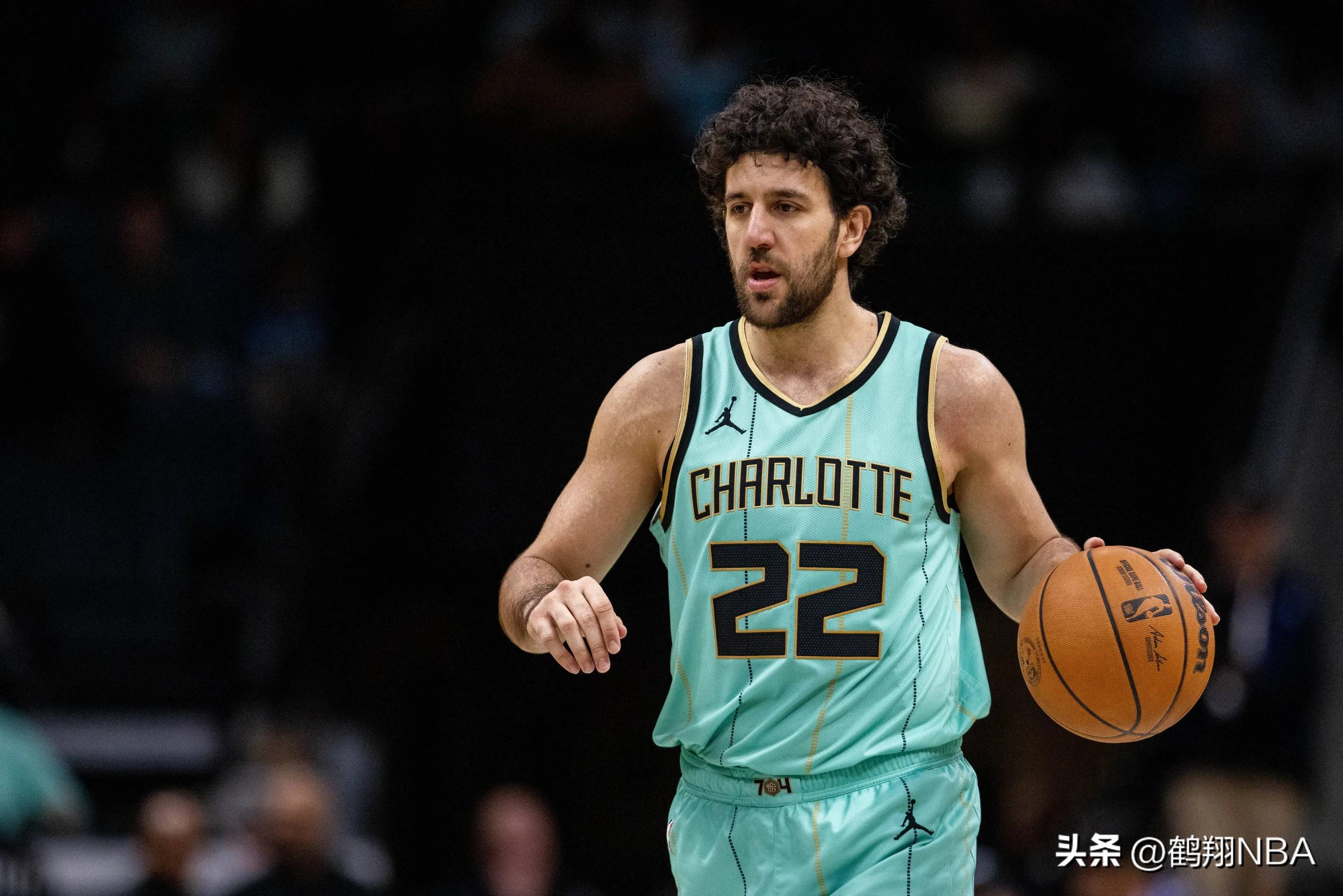 关于黄蜂惨败活塞，东部战绩下滑的信息